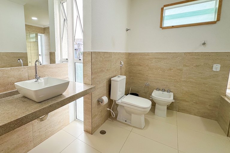 Casa Branca - Ampla e com Piscina -Hibiscus Ipioca