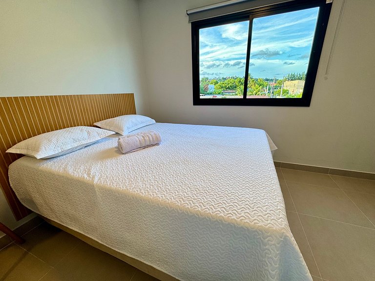 Casa com Piscina em Condomínio • 400m da Praia